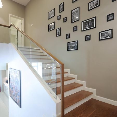The Riyaz Lavanya Langkawi 판타이체낭 외부 사진 A staircase with a glass balustrade