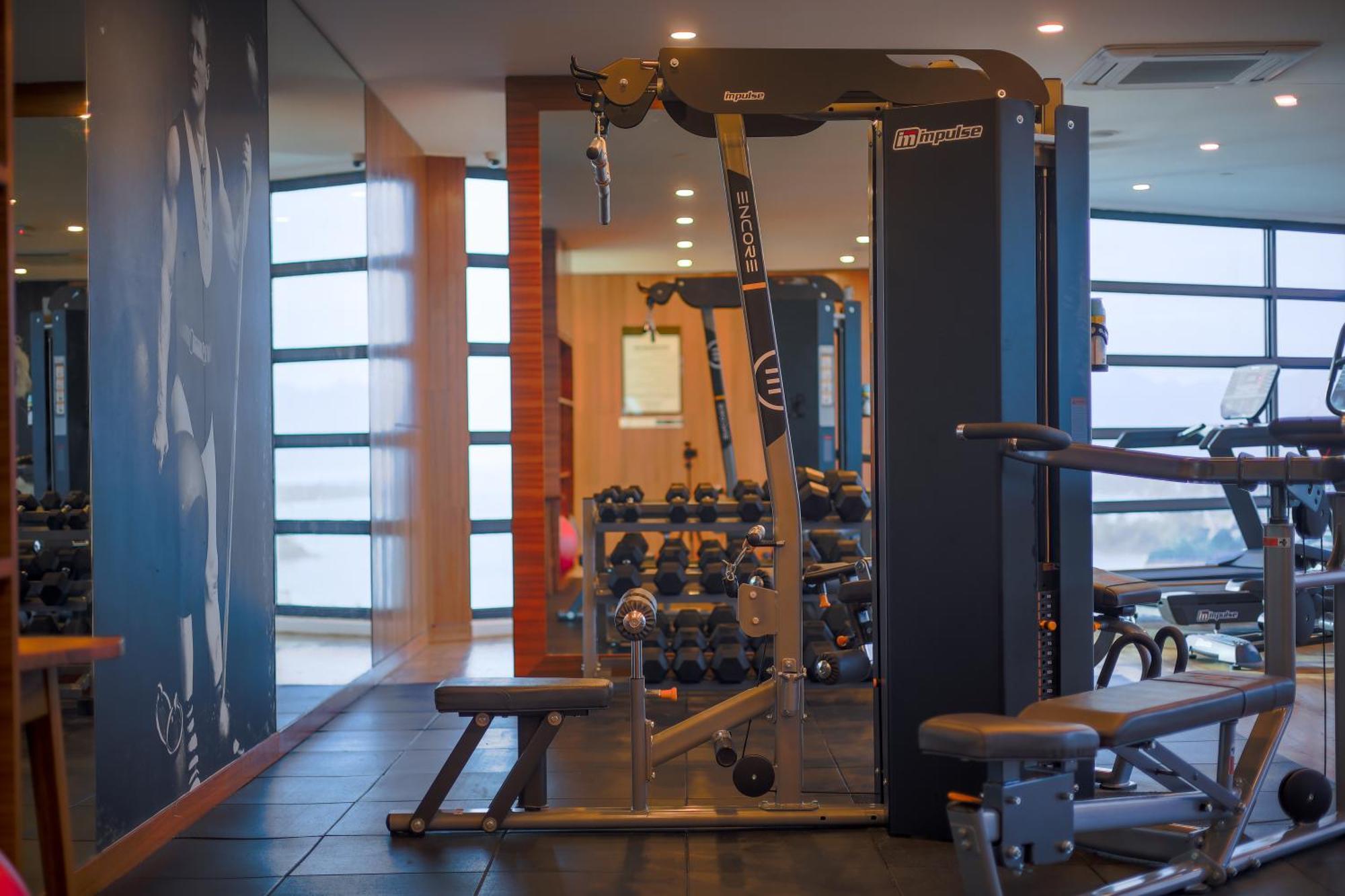 The Riyaz Lavanya Langkawi 판타이체낭 외부 사진 A functional trainer