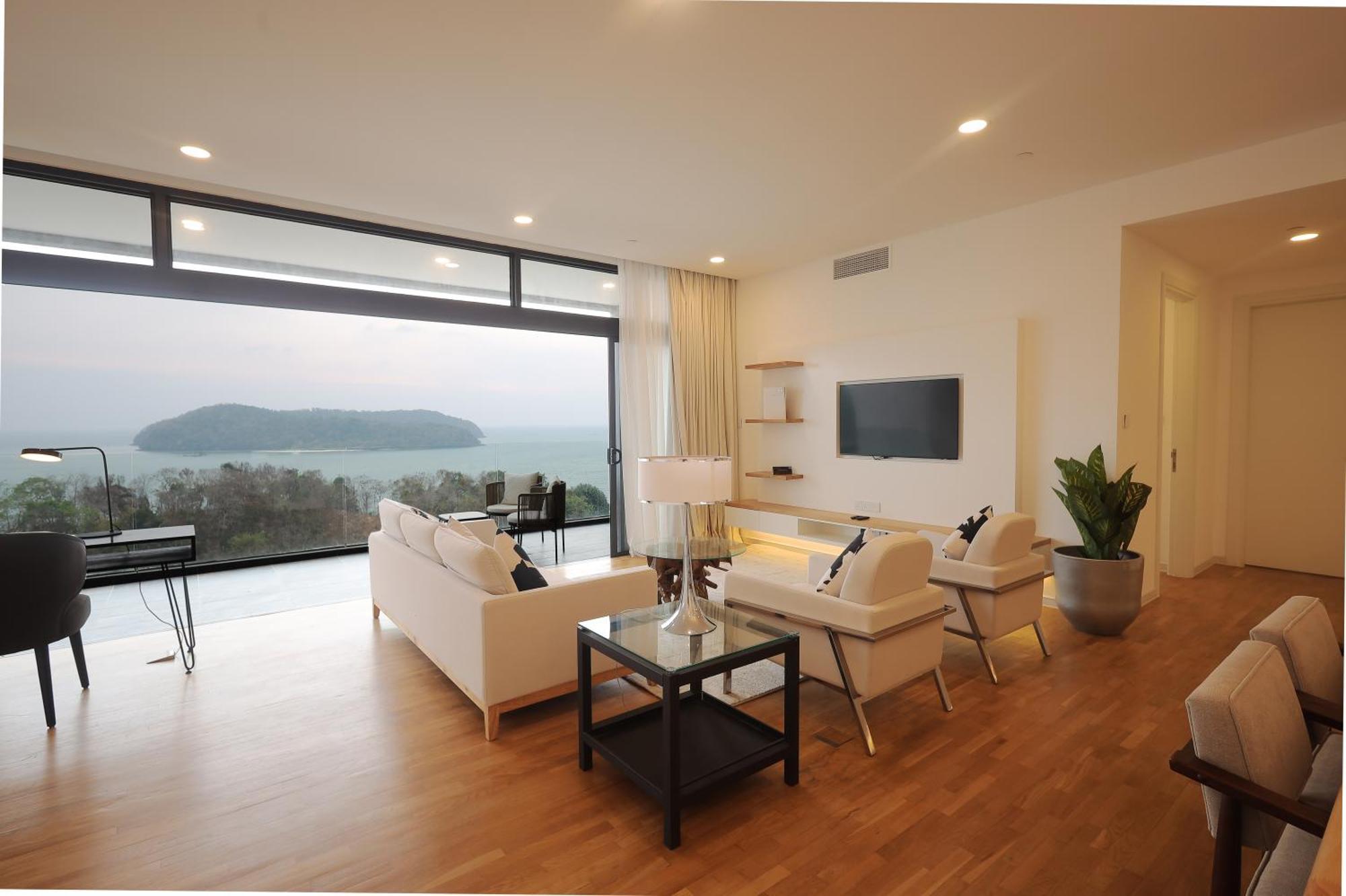 The Riyaz Lavanya Langkawi 판타이체낭 외부 사진 A living room in a house